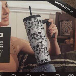 Hydrapeak Voyager 40oz Skull Floral Tumbler